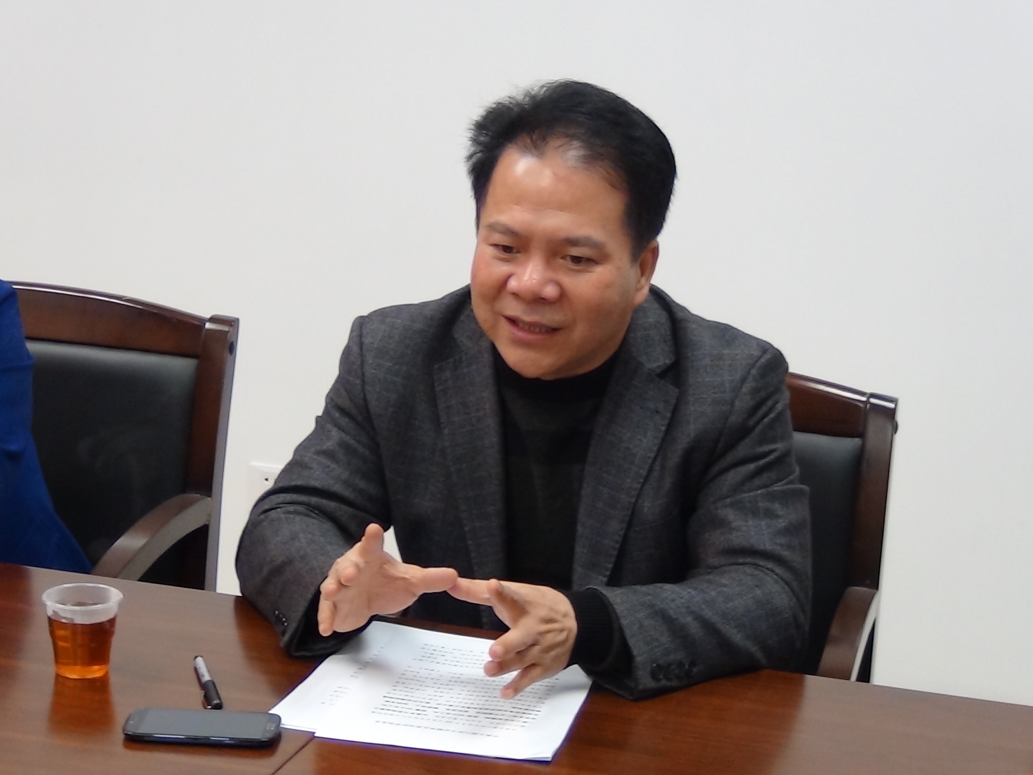 市信访局召开会议传达贯彻市委五届六次全会精神